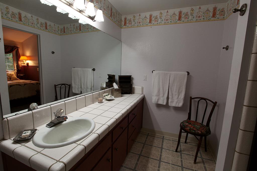 Highland House Bed And Breakfast Μαριπόζα Δωμάτιο φωτογραφία