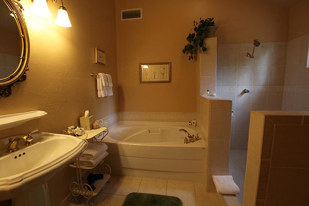 Highland House Bed And Breakfast Μαριπόζα Δωμάτιο φωτογραφία